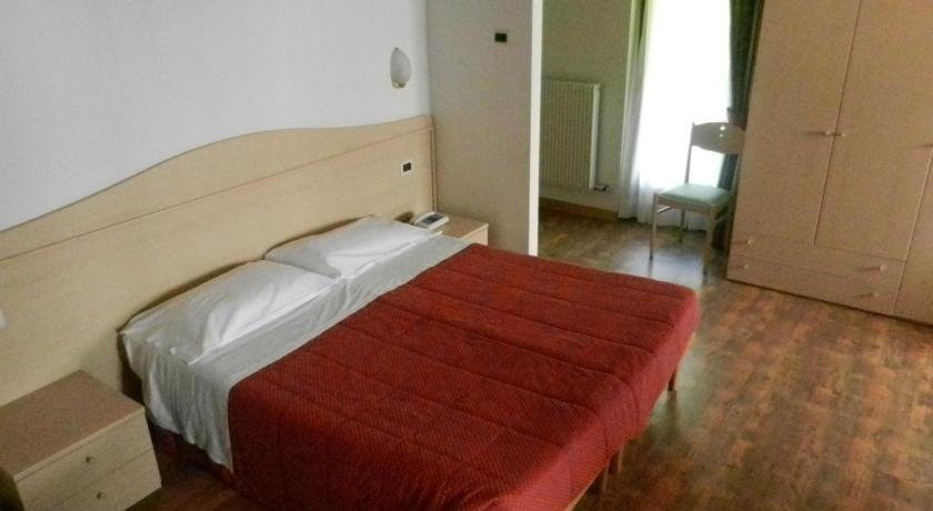 Hotel Maffei Pinzolo Zimmer foto